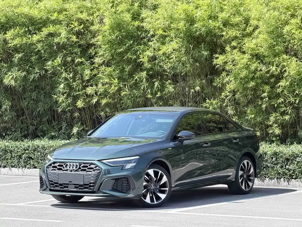 Audi A3 — фото 1
