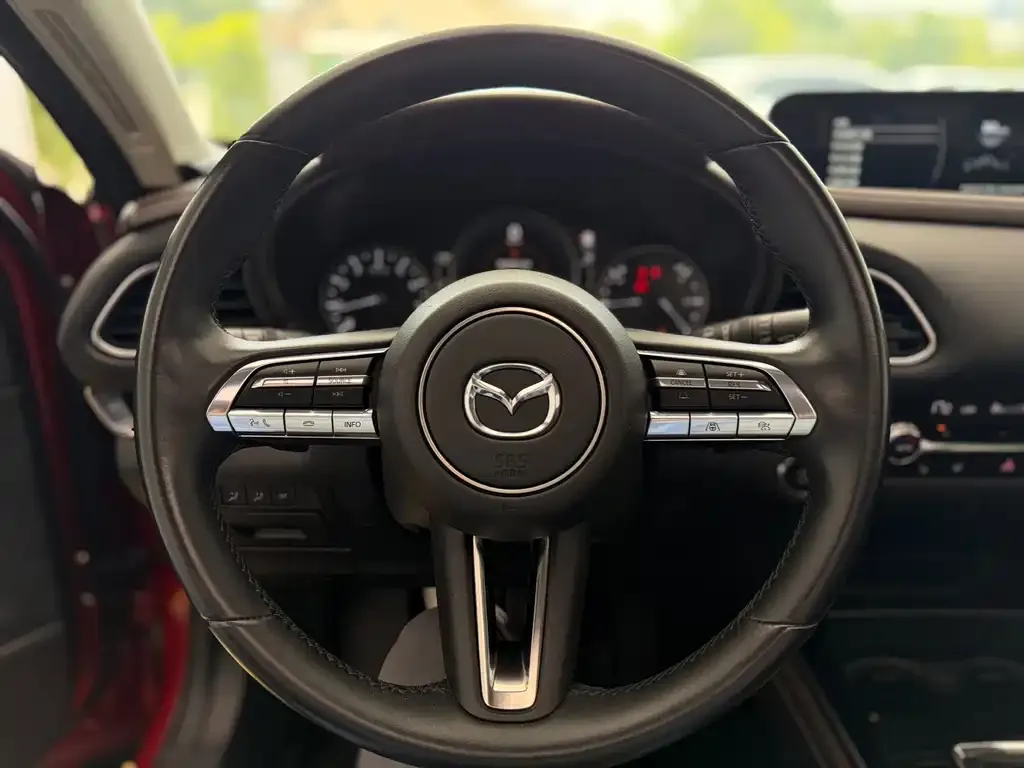 Mazda CX-30 — фото 8