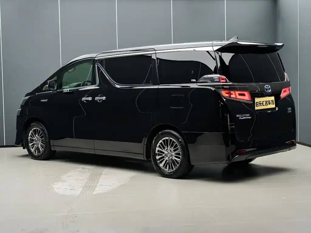 Toyota Vellfire — фото 3