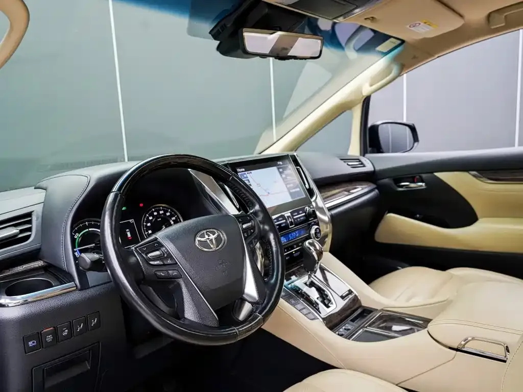 Toyota Vellfire — фото 6