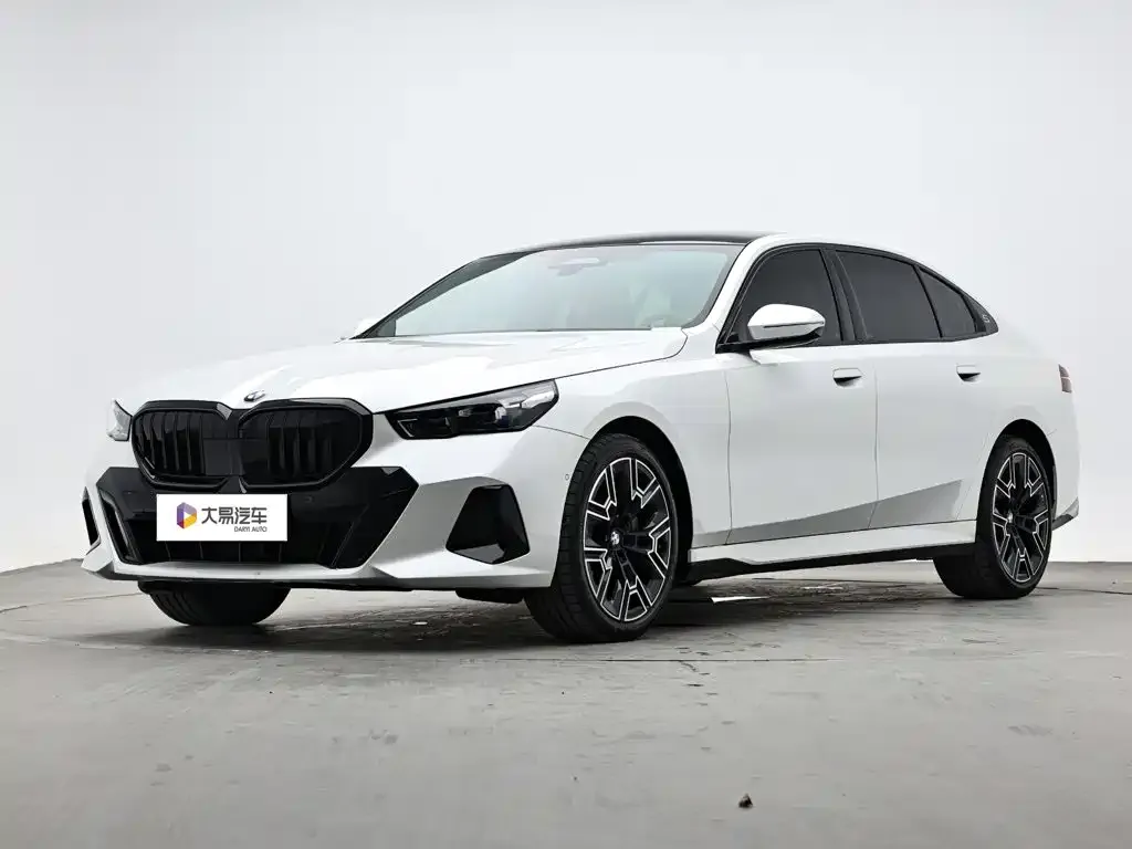 BMW 5 Series — фото 1