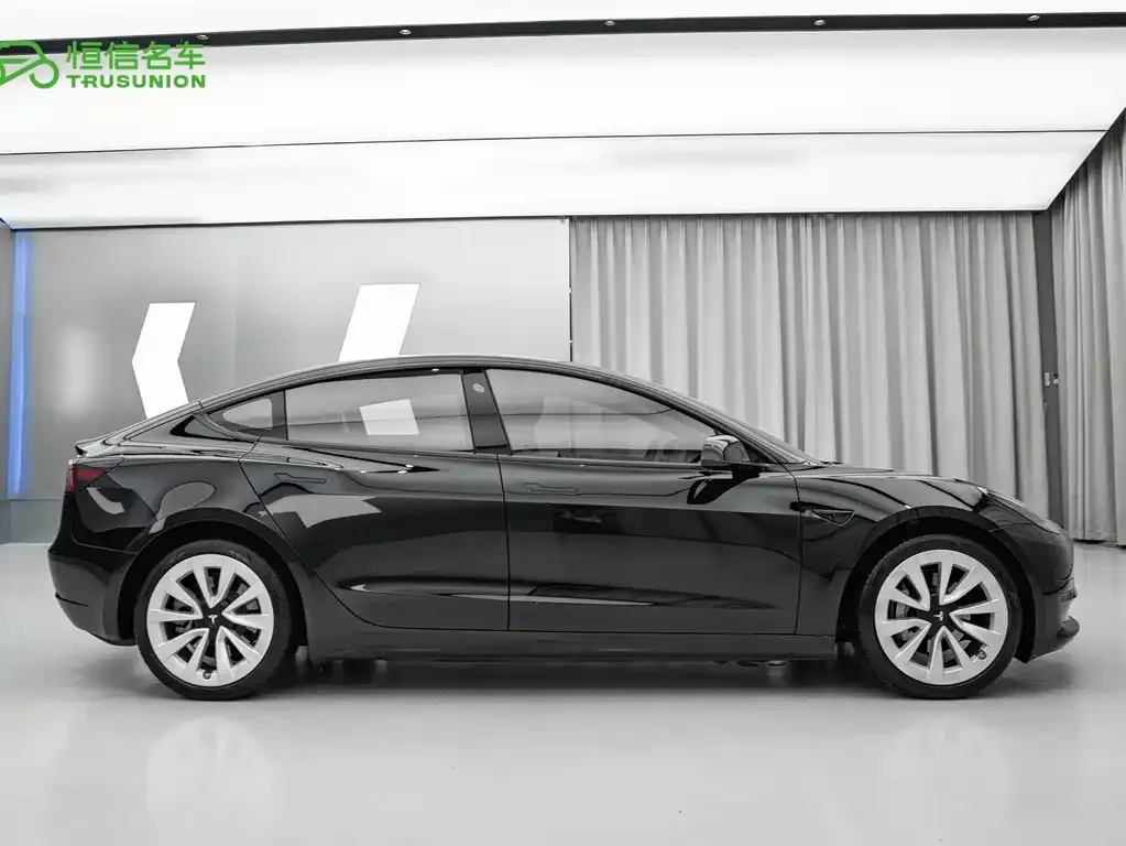 Tesla Model 3 — фото 2