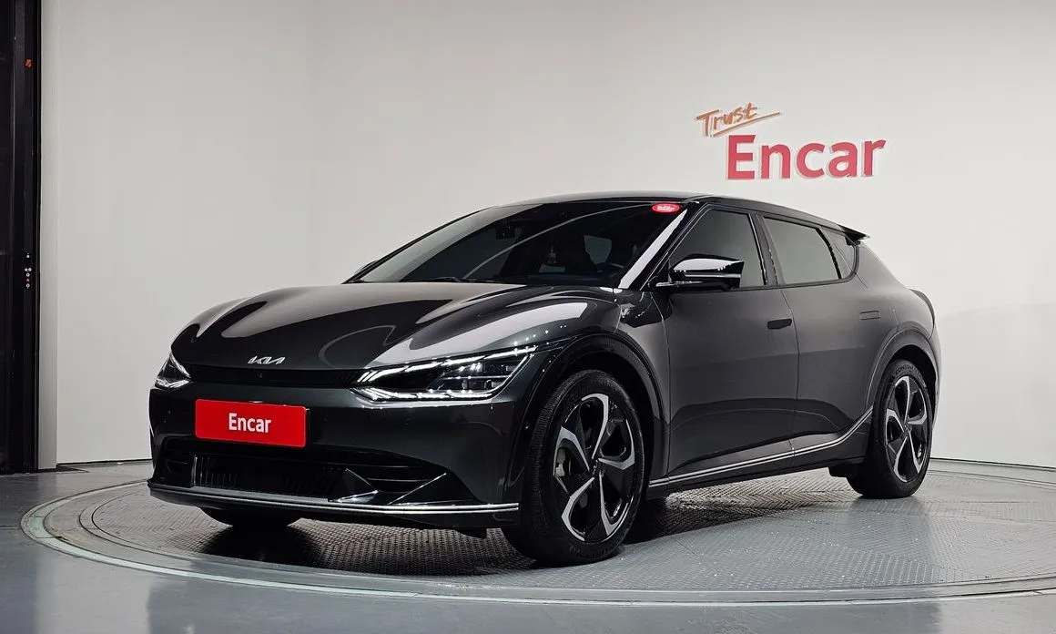 Kia EV6 — фото 1