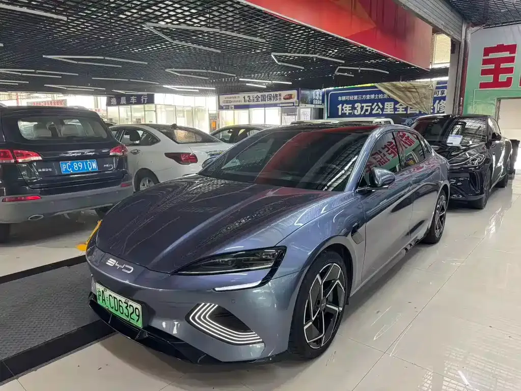 BYD Seal — фото 1