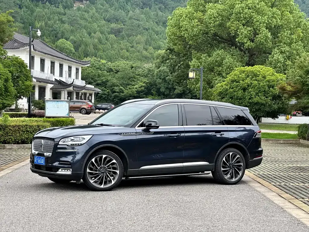Lincoln Aviator — фото 1