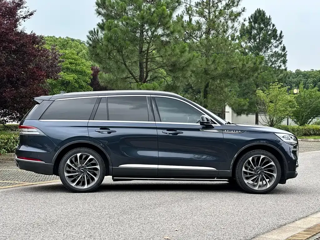 Lincoln Aviator — фото 10