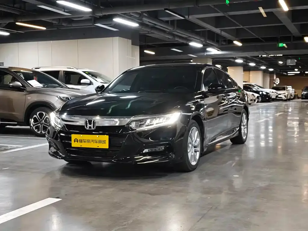 Honda Accord — фото 1