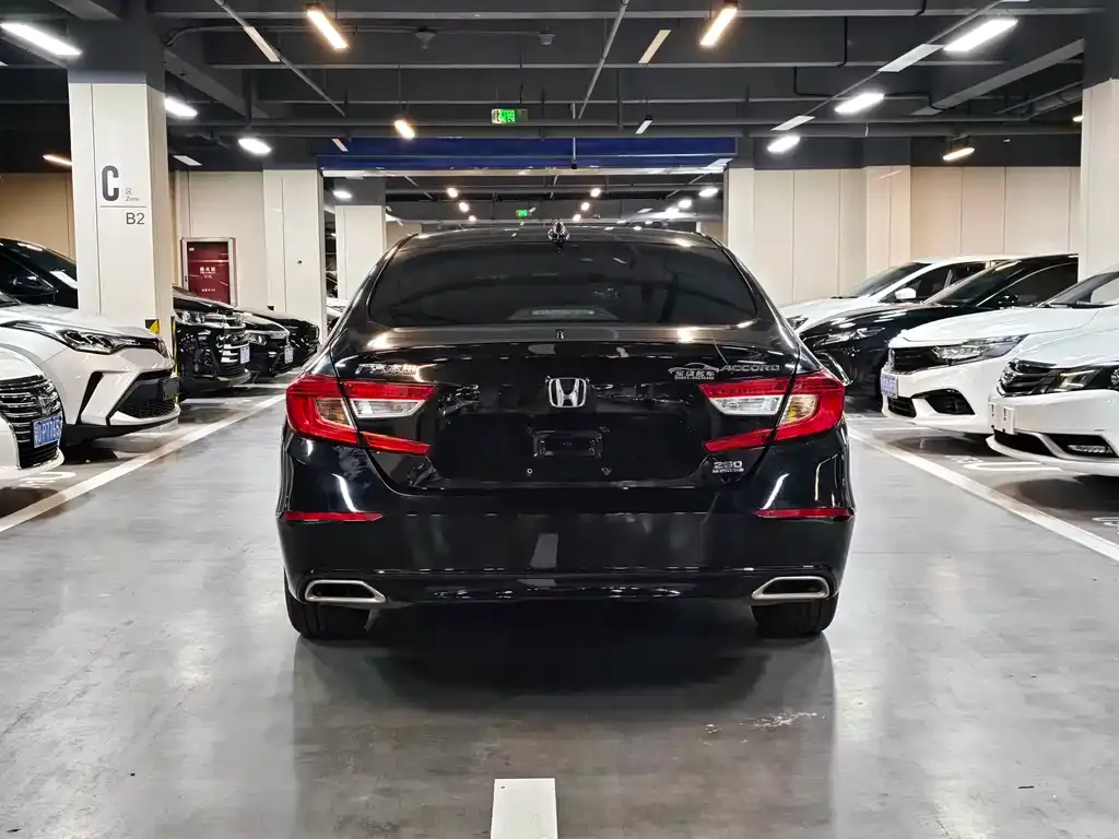 Honda Accord — фото 9