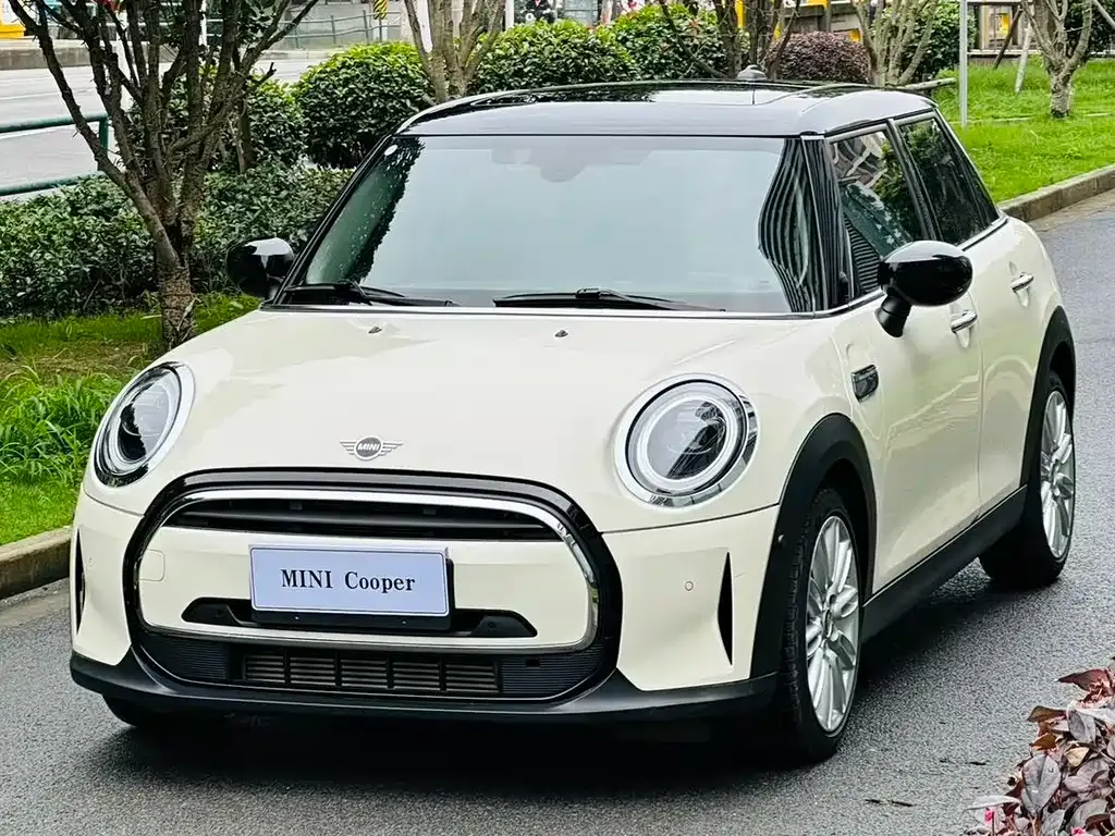 MINI Cooper (3-door) — фото 1