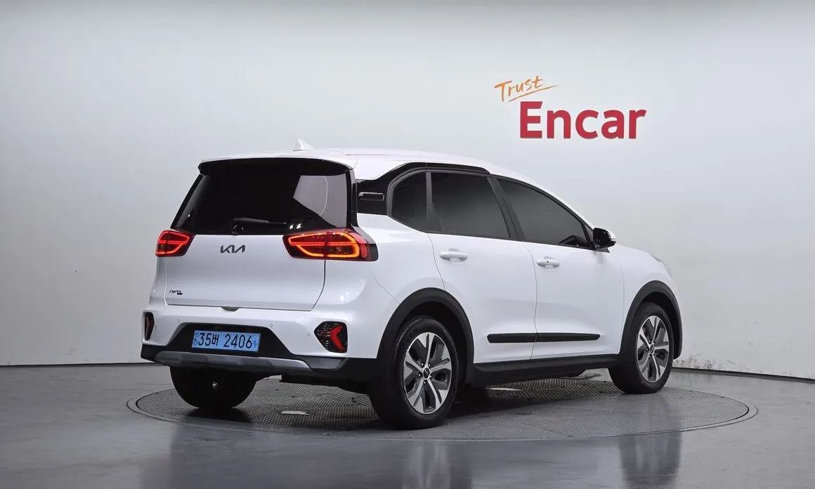 Kia Niro 2023 из KR, фото 2