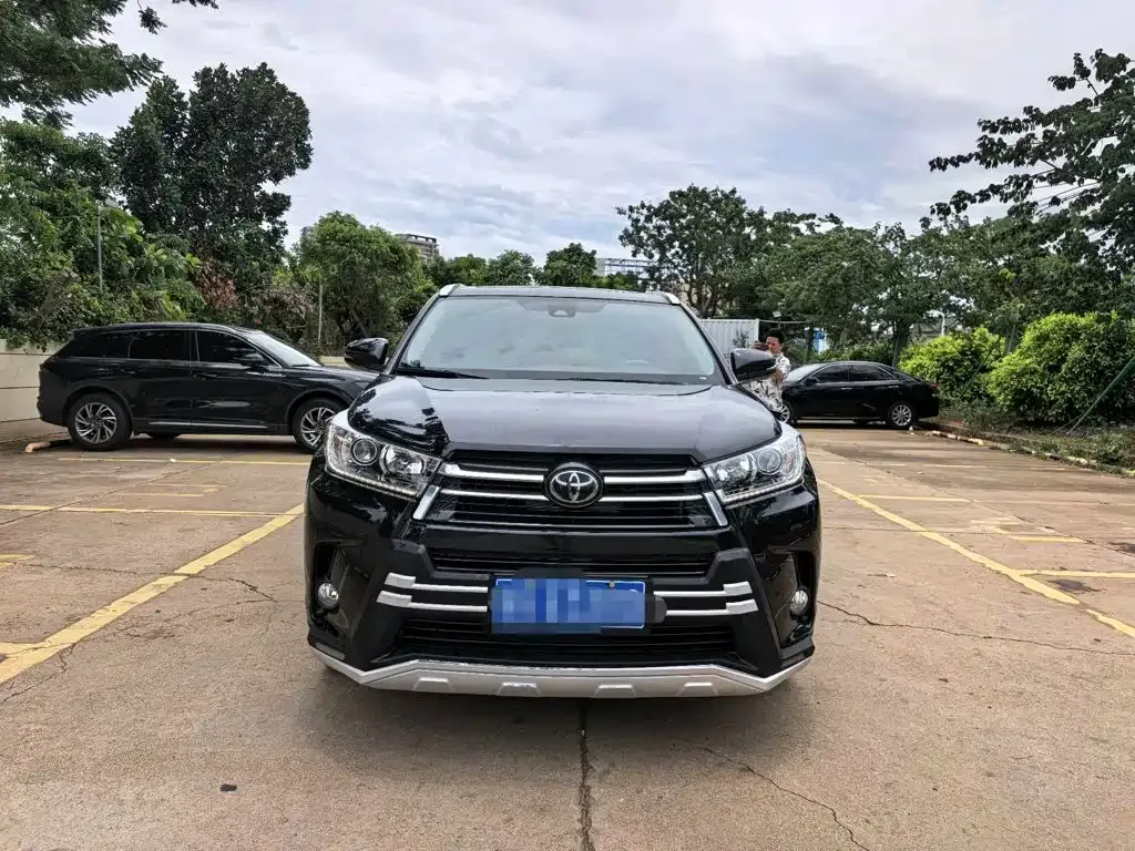 Toyota Highlander — фото 8