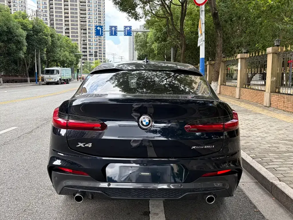 BMW X4 — фото 10