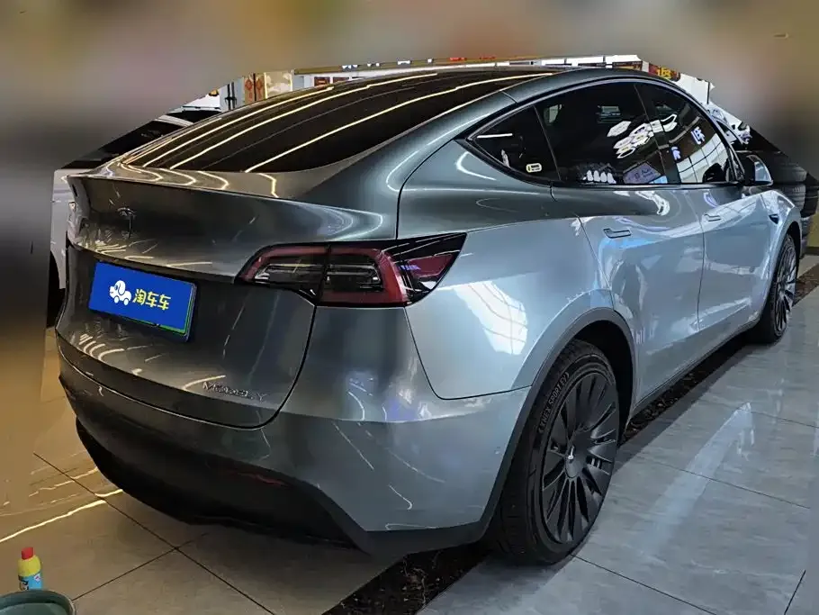 Tesla Model Y — фото 9