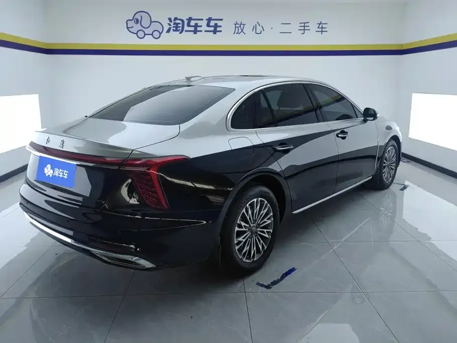 Hongqi H5 — фото 10