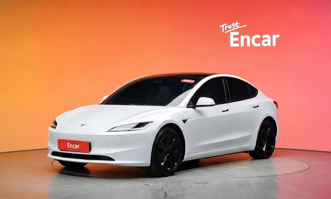 Tesla Model 3 — фото 1