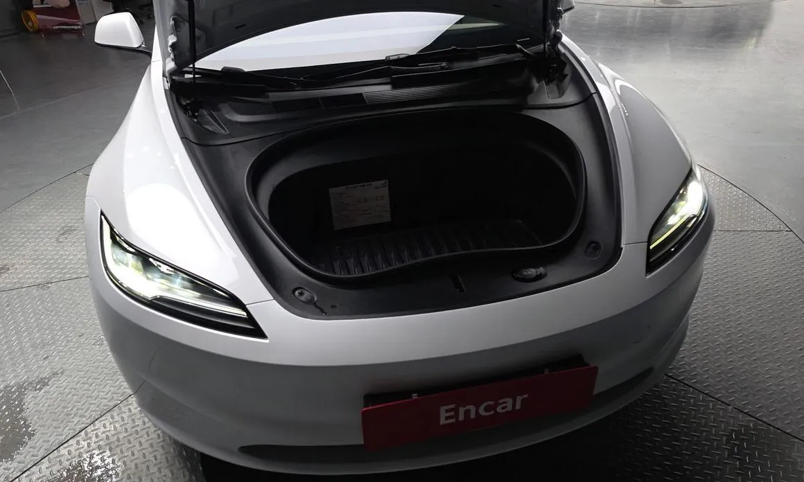Tesla Model 3 — фото 10
