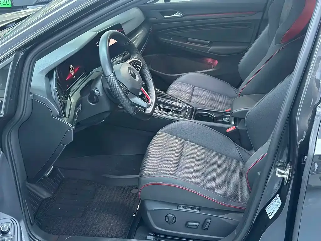 Volkswagen Golf GTI — фото 3