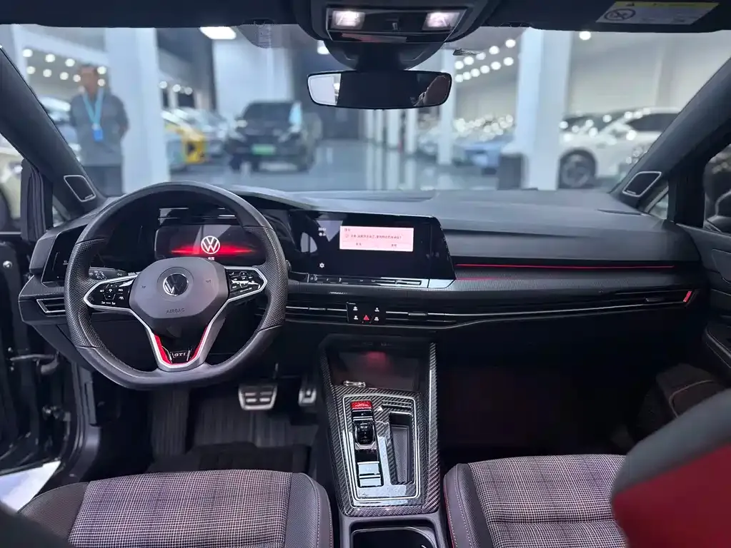 Volkswagen Golf GTI — фото 7