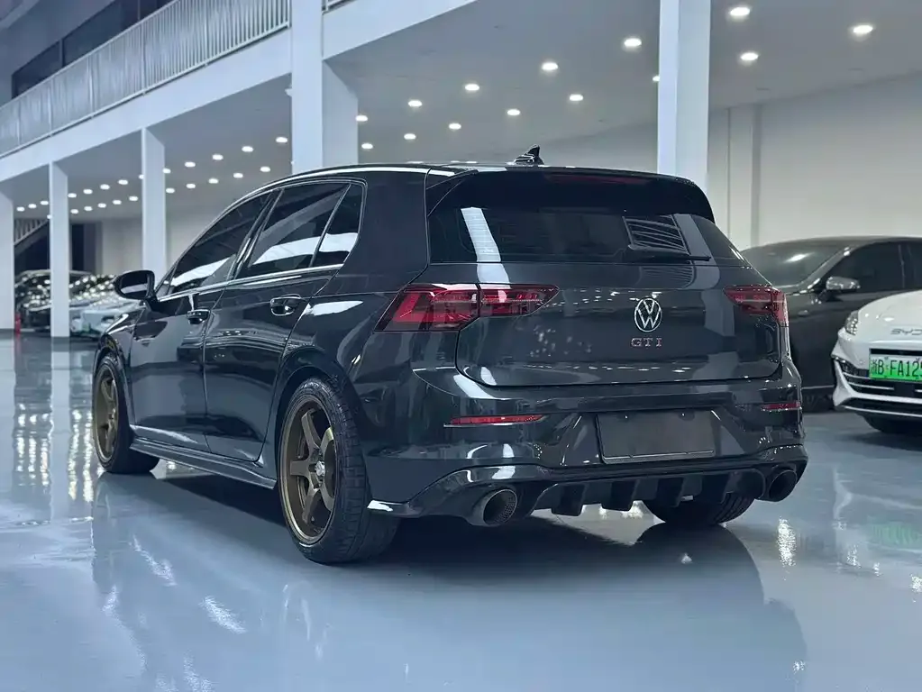 Volkswagen Golf GTI — фото 9