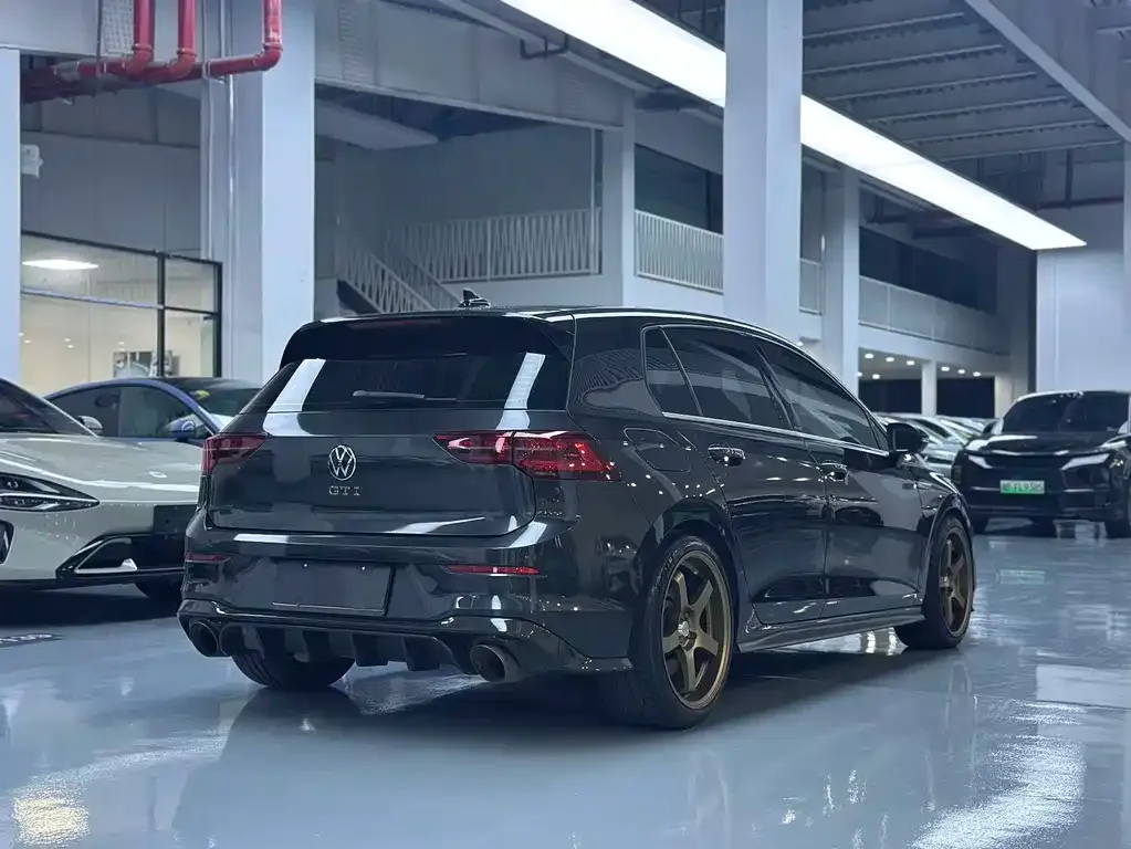 Volkswagen Golf GTI — фото 4