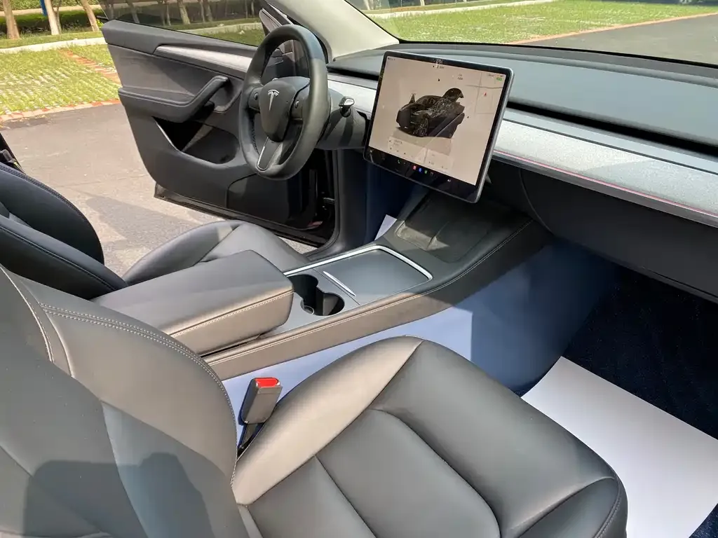 Tesla Model Y — фото 3