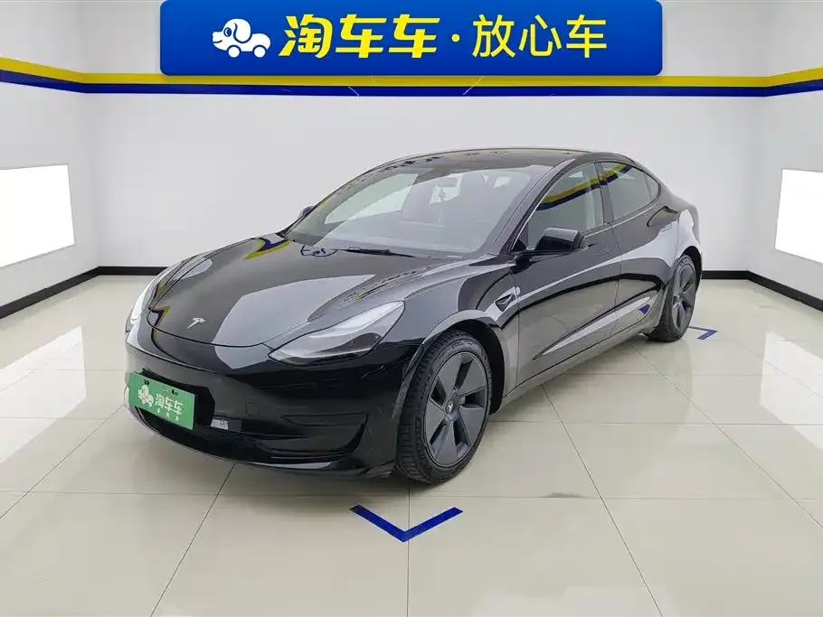 Tesla Model 3 — фото 1