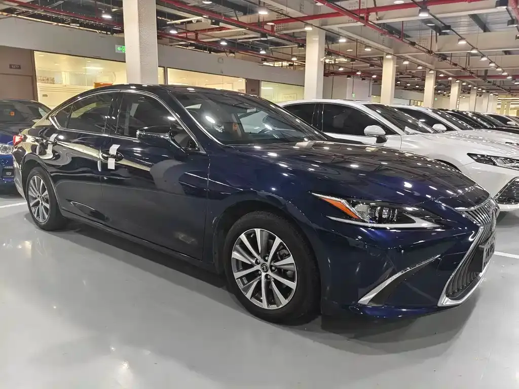 Lexus ES — фото 10