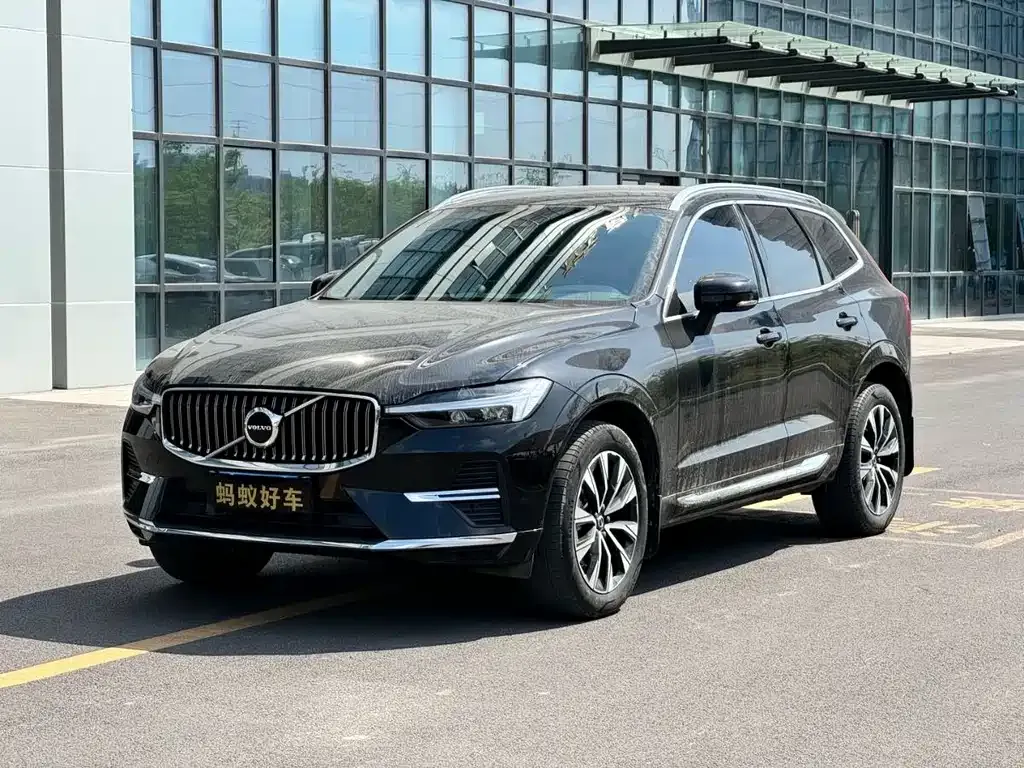 Volvo XC60 — фото 1