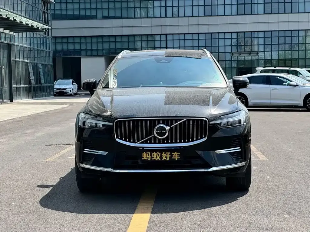 Volvo XC60 — фото 9