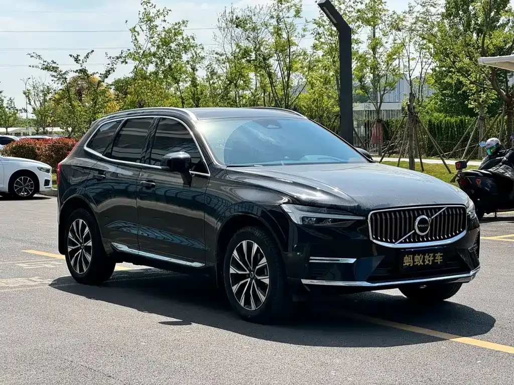Volvo XC60 — фото 7