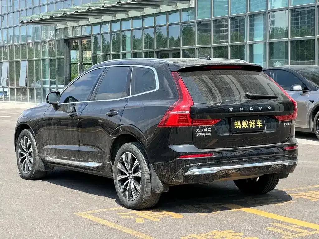 Volvo XC60 — фото 6