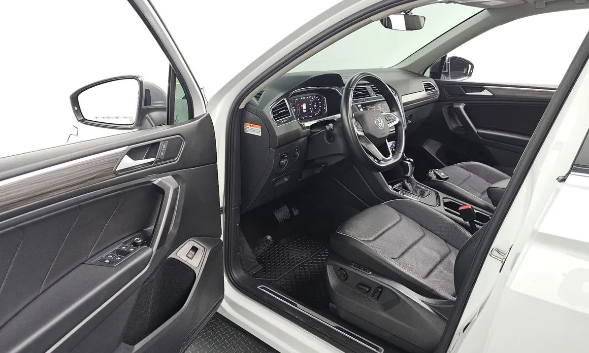 Volkswagen Tiguan — фото 6