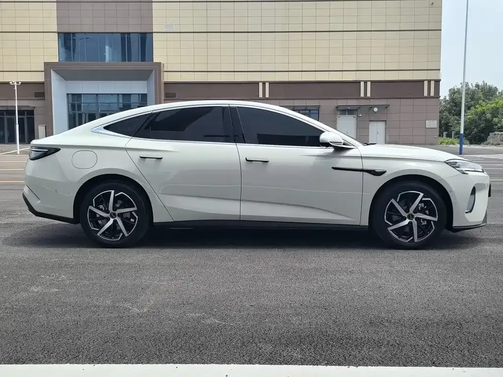 BYD Seal 07 DM-i — фото 4