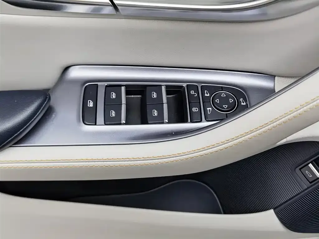 BYD PLUS New Energy — фото 6
