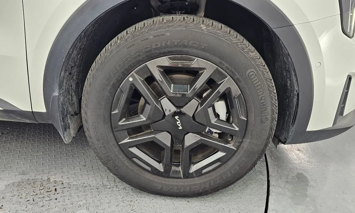Kia Sorento — фото 7