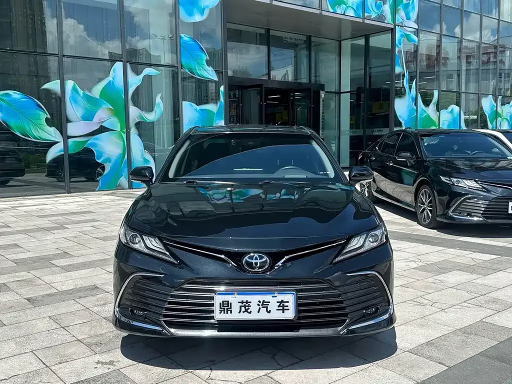 Toyota Camry — фото 4