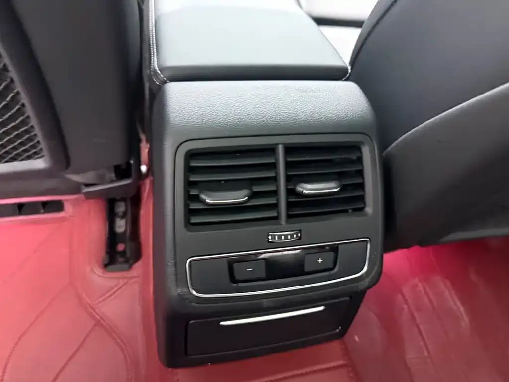 Audi A4L — фото 2