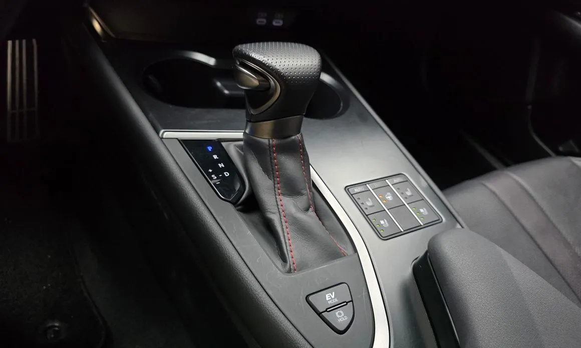 Lexus UX 2024 из KR, фото 4
