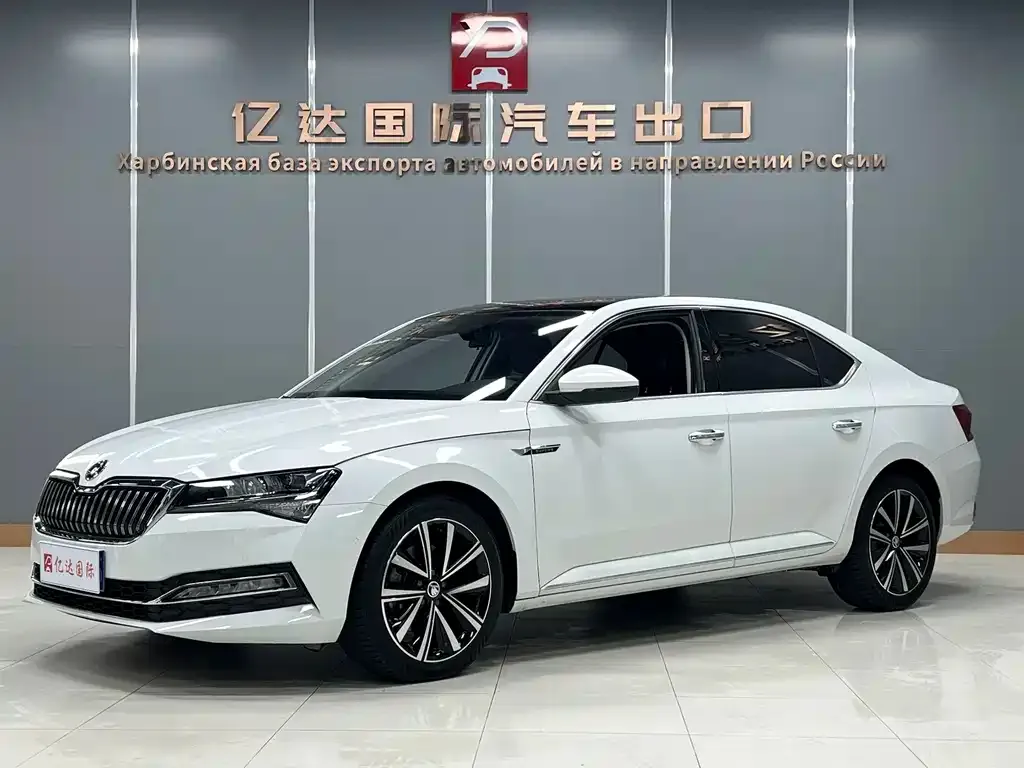 Skoda Superb — фото 1