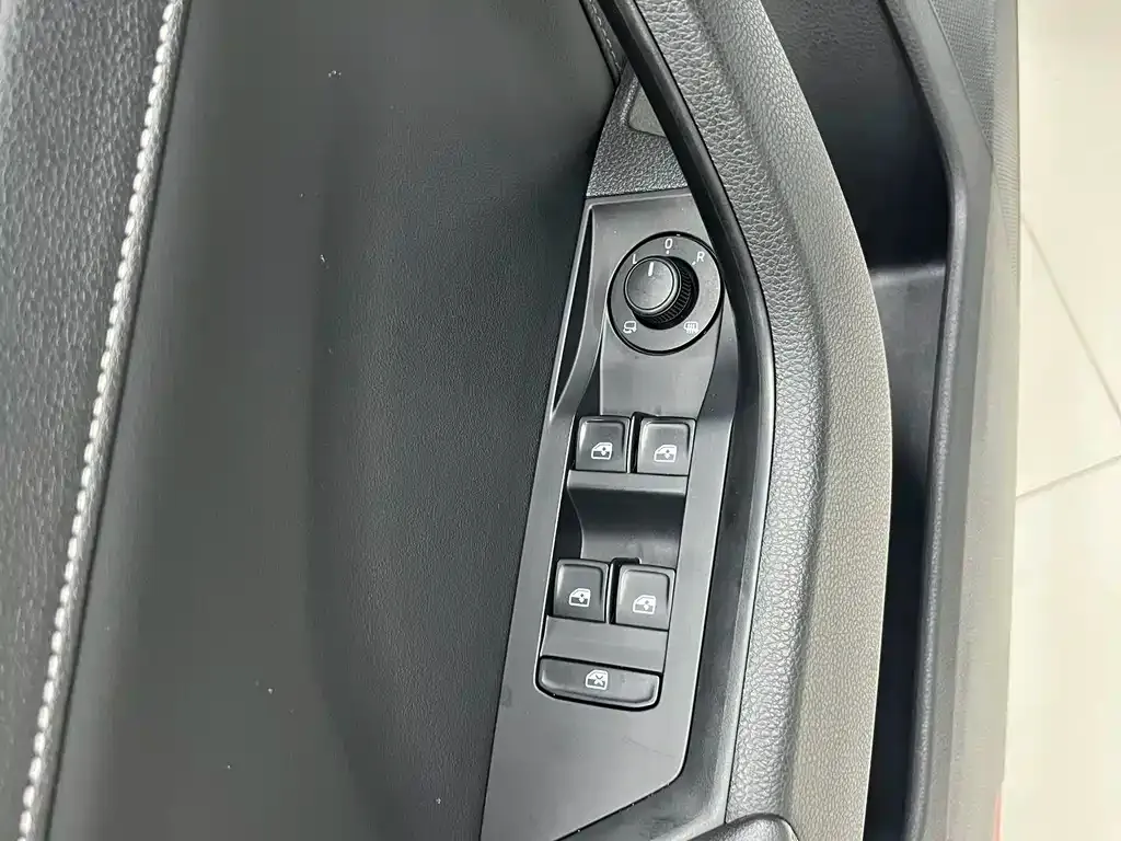 Skoda Superb — фото 5
