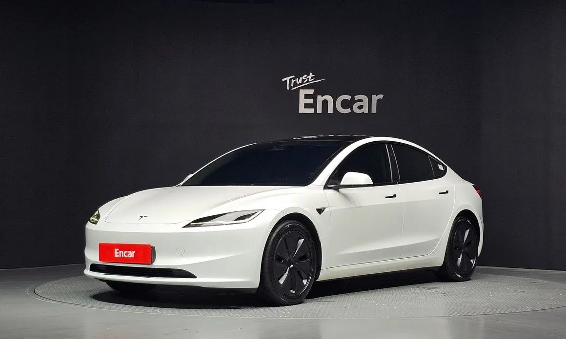 Tesla Model 3 — фото 1