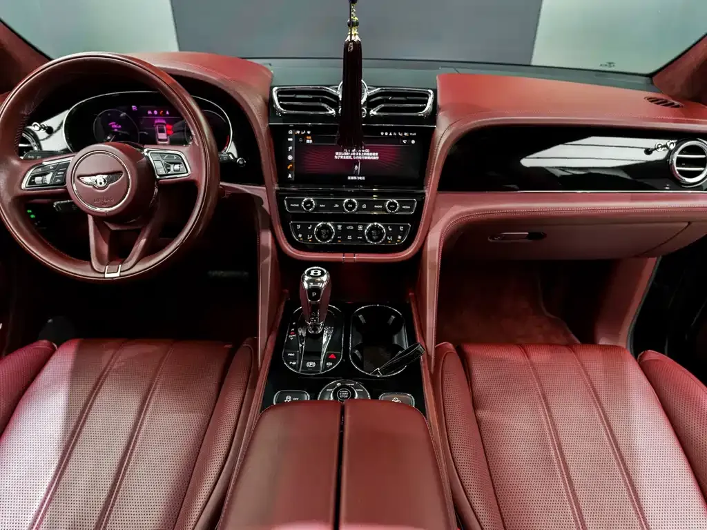 Bentley Bentayga — фото 10