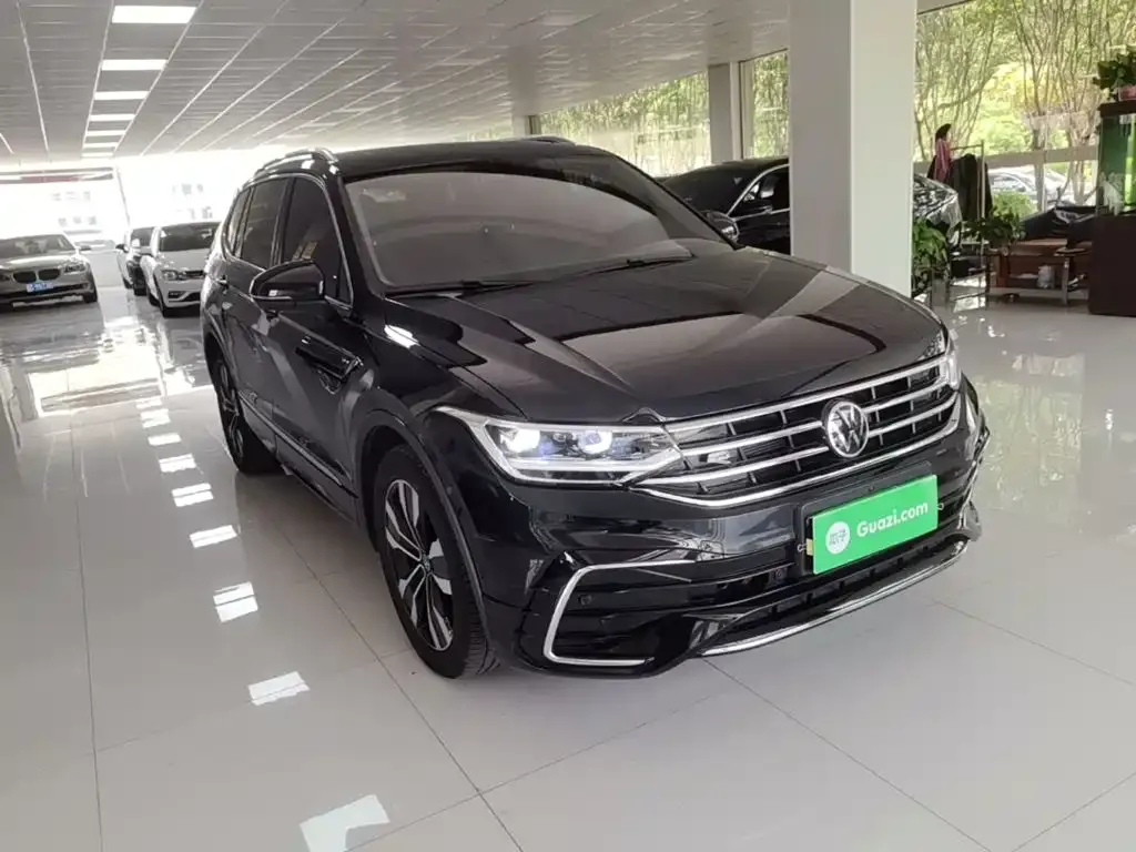 Volkswagen Tiguan L — фото 7