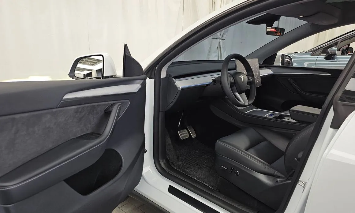 Tesla Model Y — фото 3