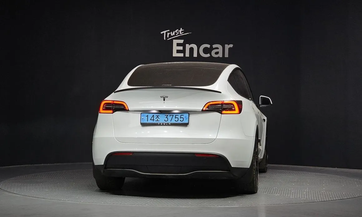 Tesla Model Y — фото 7