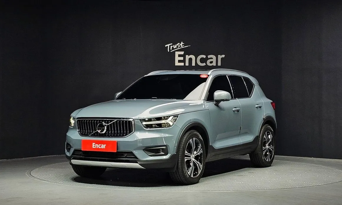Volvo XC40 — фото 1