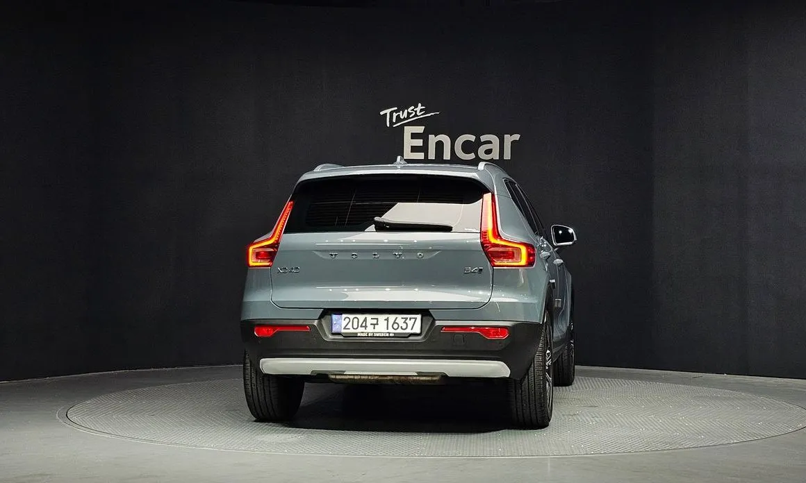 Volvo XC40 — фото 3