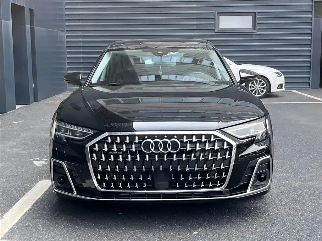 Audi A8 — фото 3
