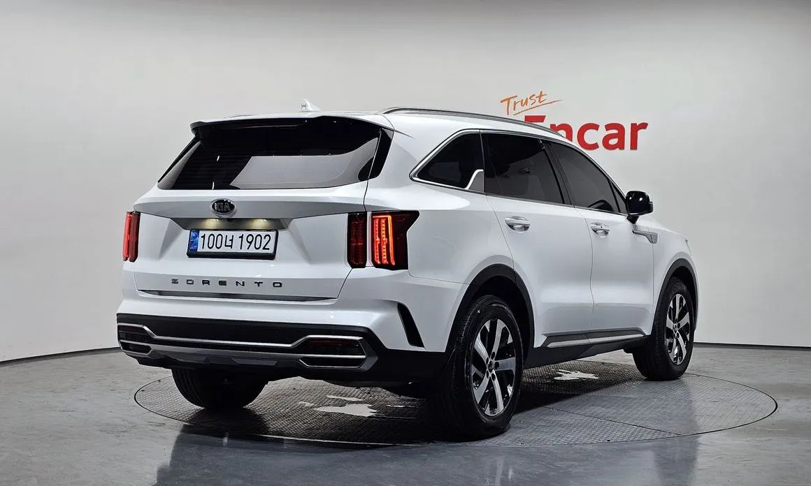 Kia Sorento — фото 7