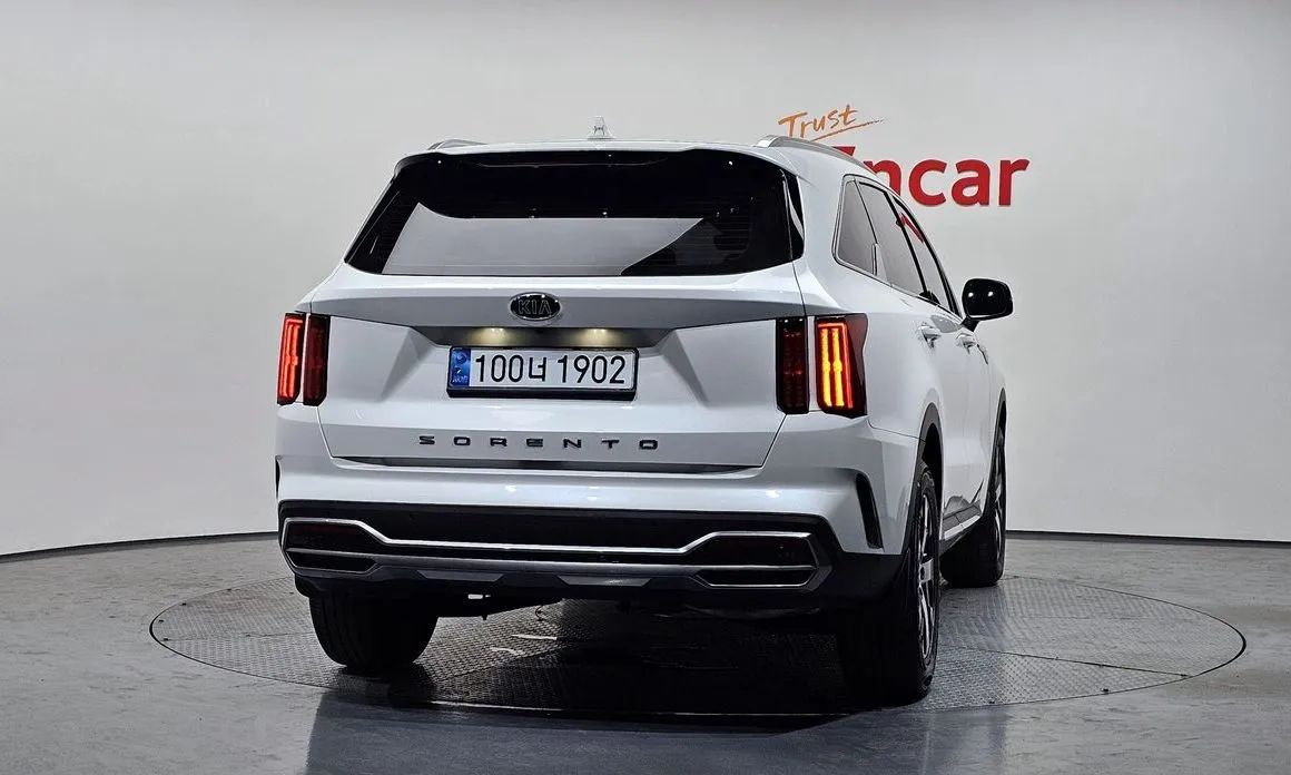 Kia Sorento — фото 8